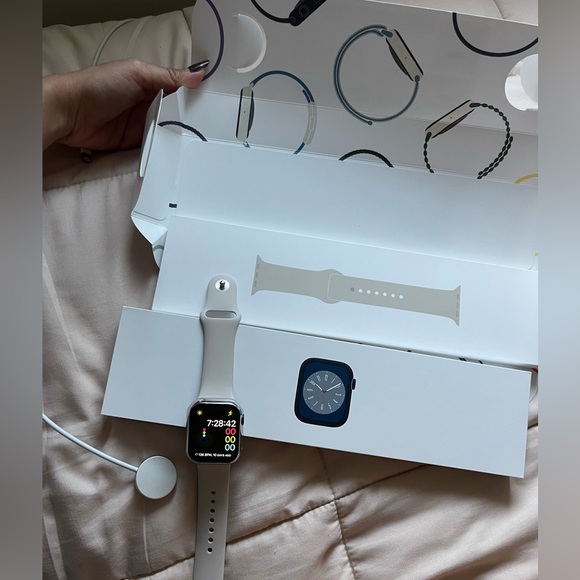 Apple Watch Series 8 - Picture 4 of 7